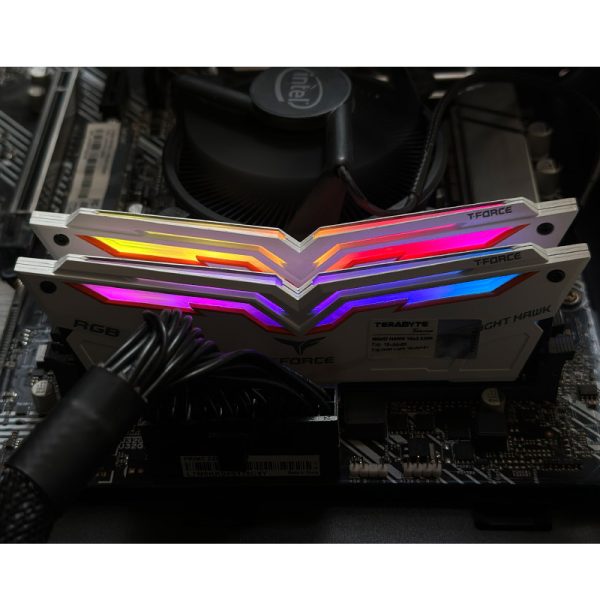 پک 32 گیگ TEAMGROUP T.Force Night Hawk RGB 32GB (16x2) DDR4 3200Mhz استوک در حد نو