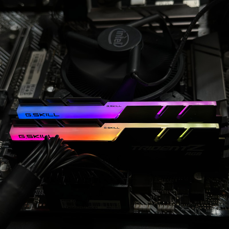 201046-1 پک رم Trident Z RGB 16GB (8x2) DDR4 3000Mhz استوک در حد نو با گارانتی